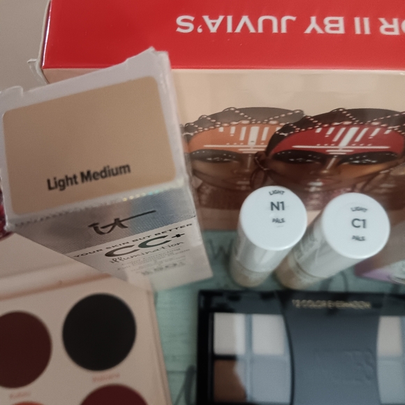 New Makeup bundle - Picture 5 of 5